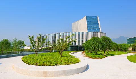 圖書(shū)館與行政樓